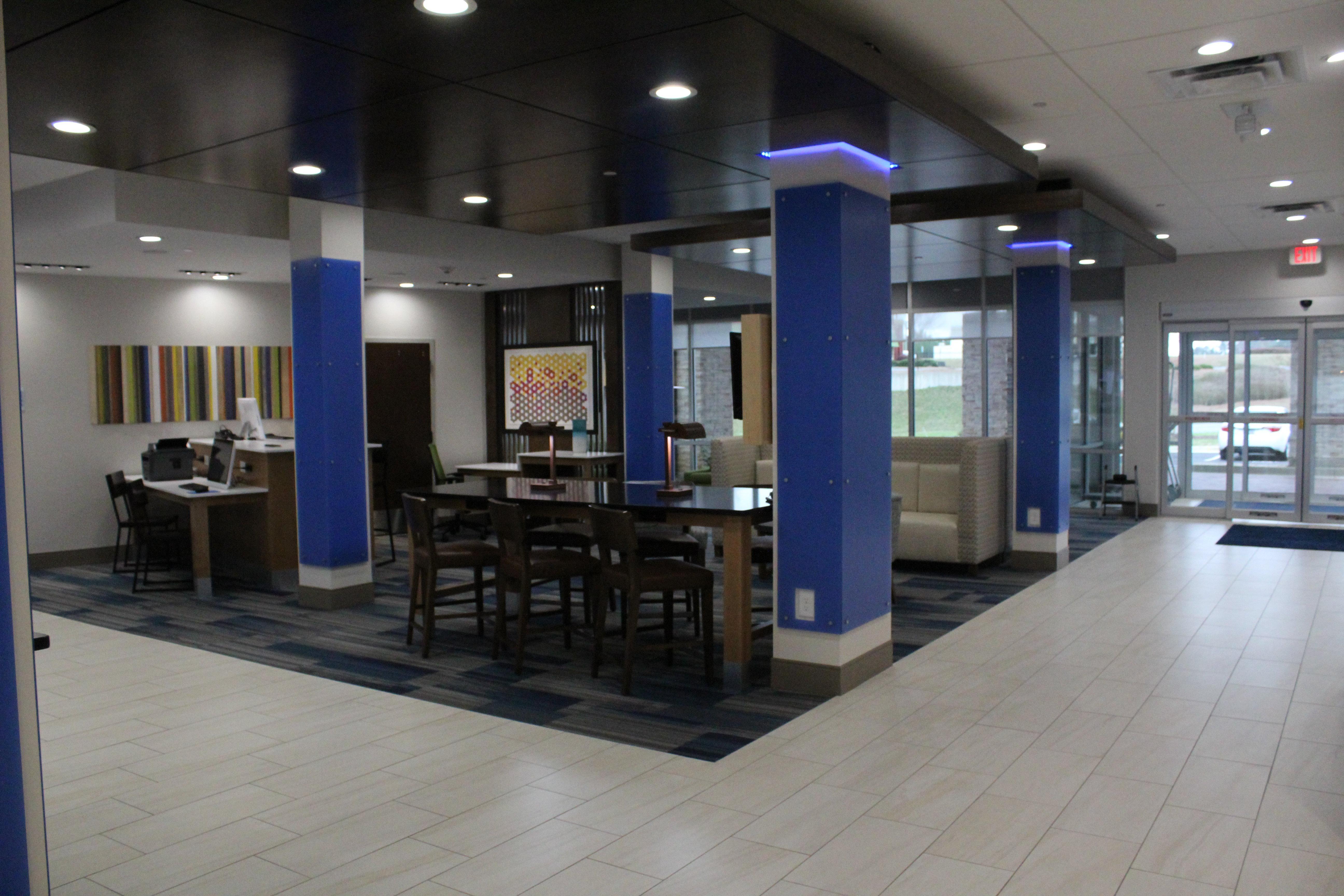 Holiday Inn Express & Suites - Milledgeville, An Ihg Hotel Екстериор снимка